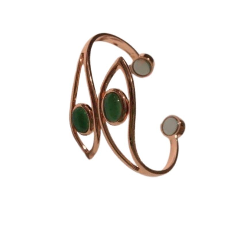 Copper bracelet, with a green stone Vitaest Baltic OÜ
